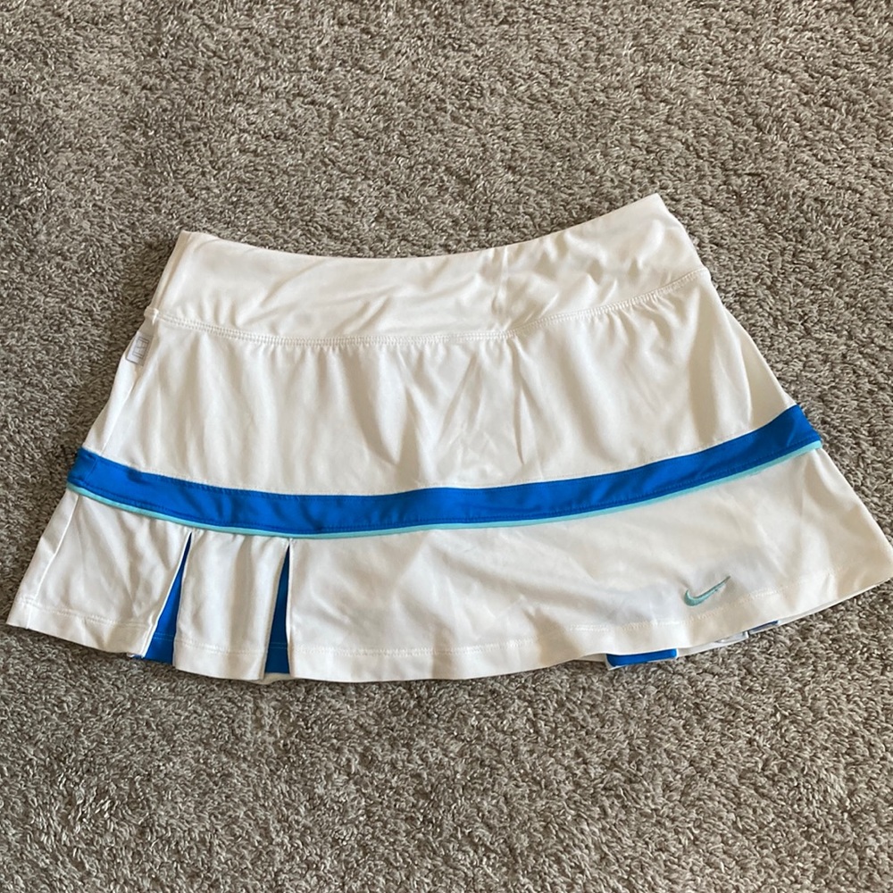 This Nike dri-fit sport skirt